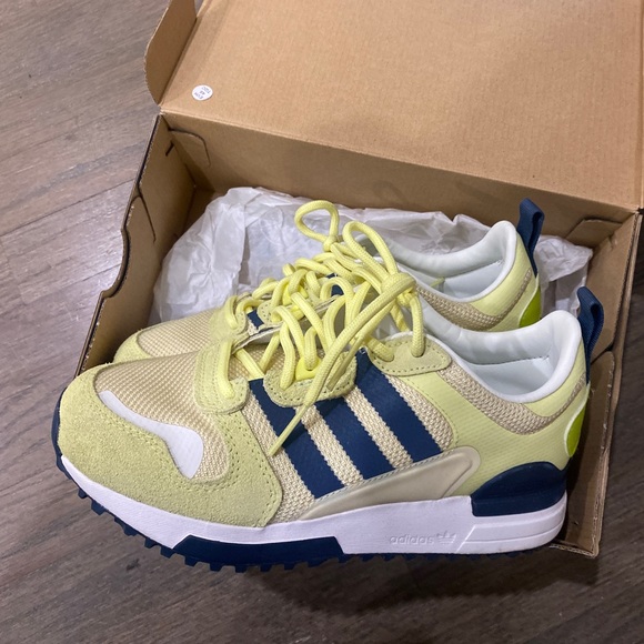 Adidas - Picture 2 of 6